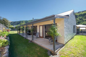 Eureka Cottage - Arrowtown Holiday Home, Arrowtown